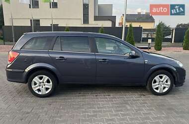 Универсал Opel Astra 2010 в 