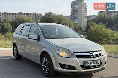Универсал Opel Astra 2008 в Ровно