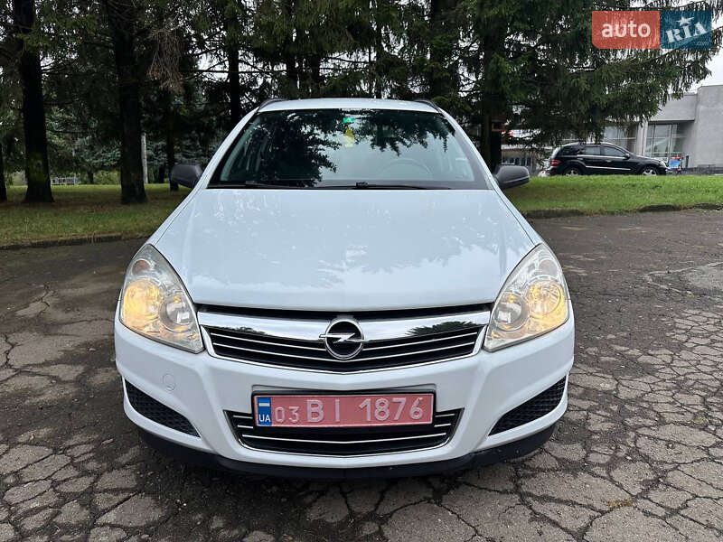 Универсал Opel Astra 2008 в Ровно