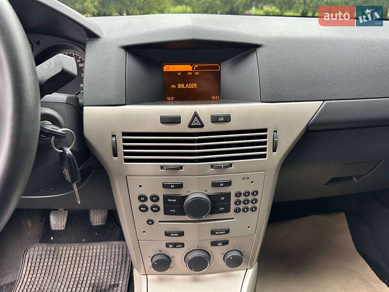 Универсал Opel Astra 2008 в Ровно