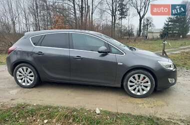 Хэтчбек Opel Astra 2011 в 