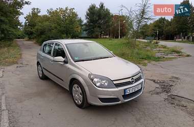 Хэтчбек Opel Astra 2004 в 