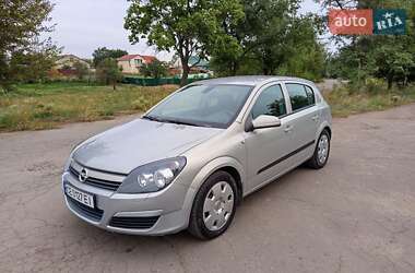 Хэтчбек Opel Astra 2004 в 