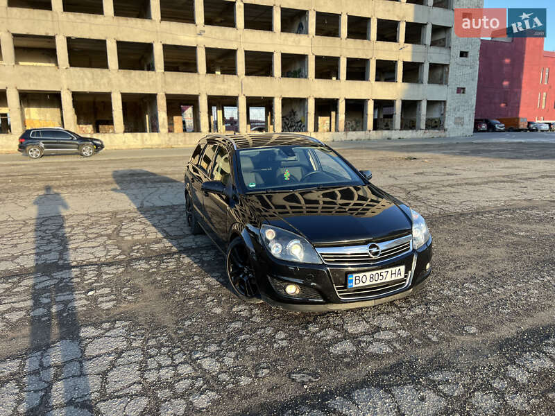 Универсал Opel Astra 2009 в Тернополе