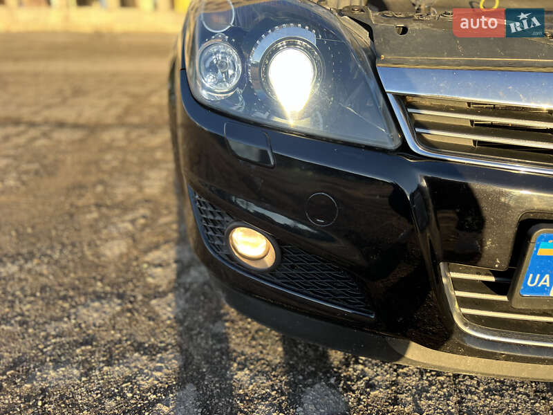 Универсал Opel Astra 2009 в Тернополе
