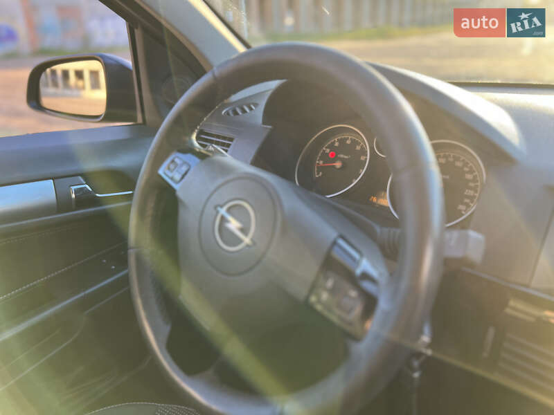 Универсал Opel Astra 2009 в Тернополе