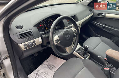 Универсал Opel Astra 2007 в 