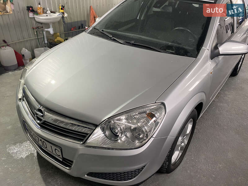Универсал Opel Astra 2008 в Виннице