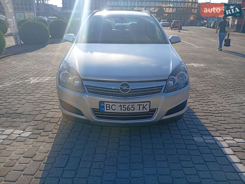 Универсал Opel Astra 2005 в Львове
