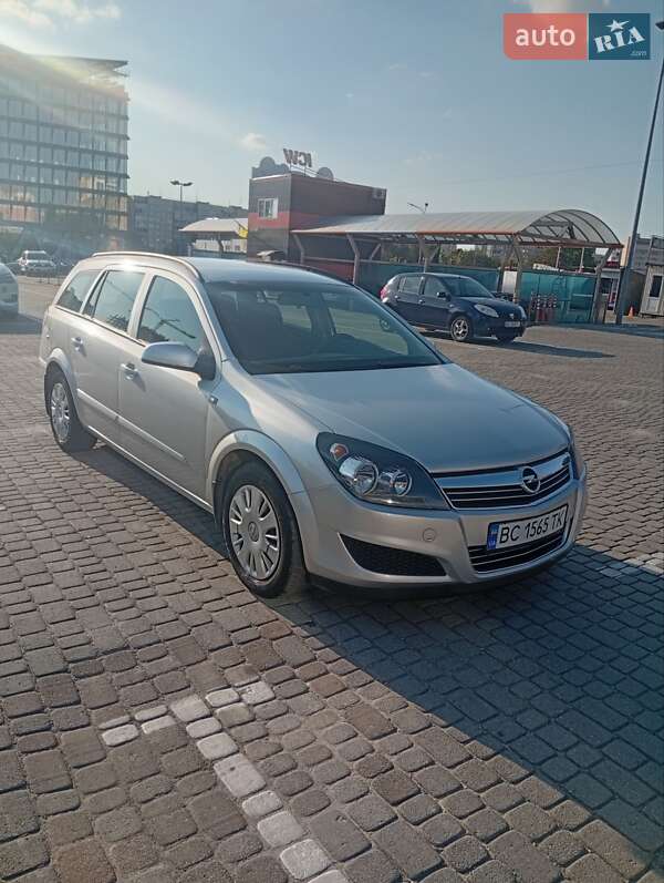 Универсал Opel Astra 2005 в Львове