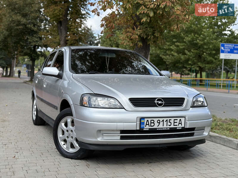 Хэтчбек Opel Astra 2004 в Могилев-Подольске