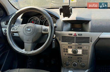 Универсал Opel Astra 2006 в 