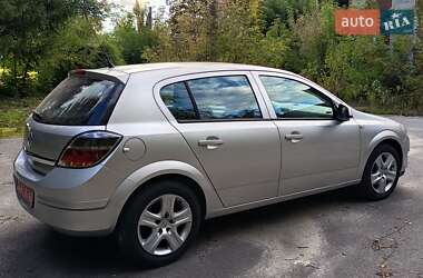 Хэтчбек Opel Astra 2009 в 