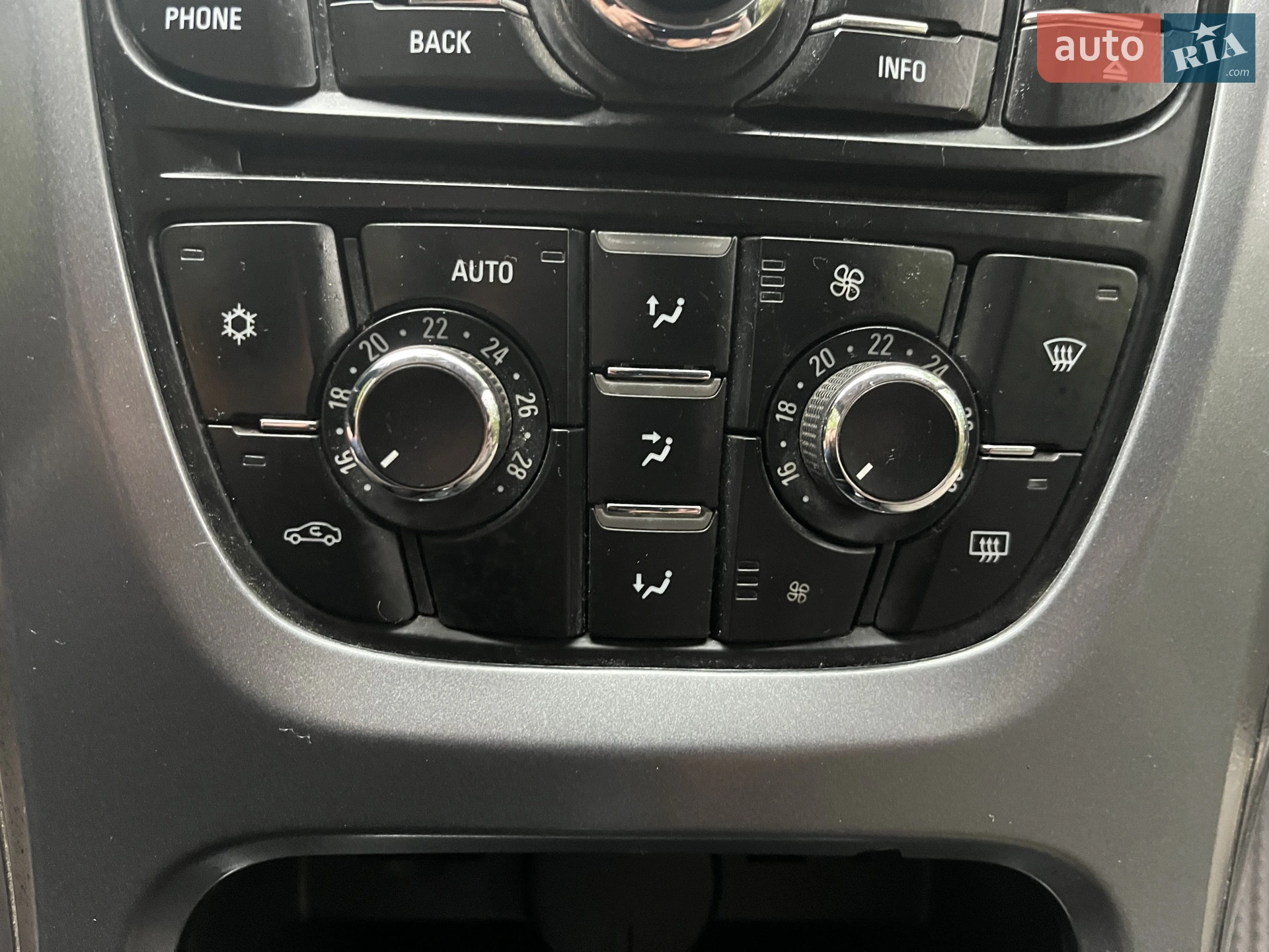 2013 Opel Astra - мініатюра 12