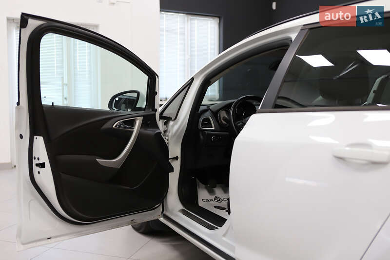 Универсал Opel Astra 2013 в Дрогобыче