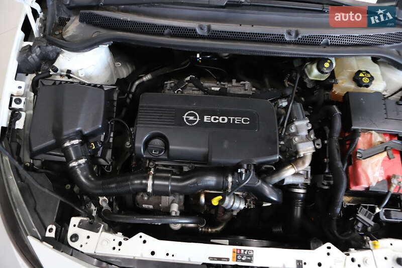 Универсал Opel Astra 2013 в Дрогобыче