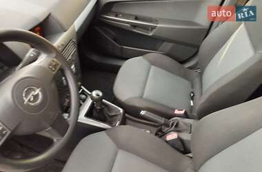 Универсал Opel Astra 2005 в 