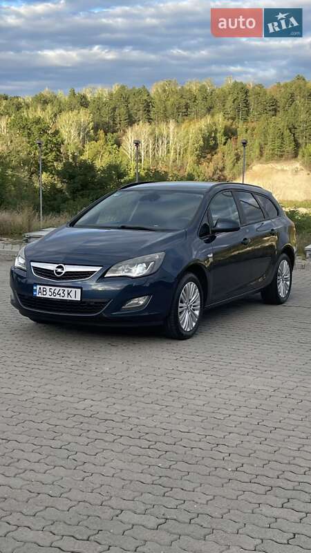 Opel Astra 2011