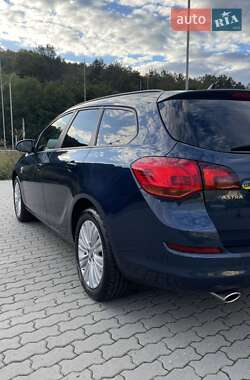 Универсал Opel Astra 2011 в 