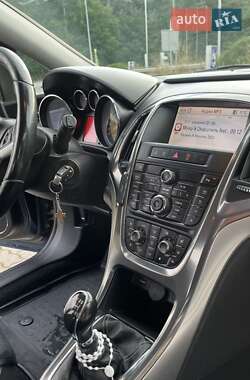 Универсал Opel Astra 2011 в 