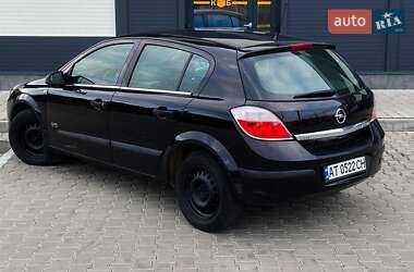 Хэтчбек Opel Astra 2007 в 