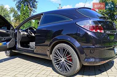 Купе Opel Astra 2008 в 