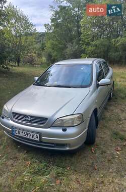 Седан Opel Astra 2001 в Корсуне-Шевченковском