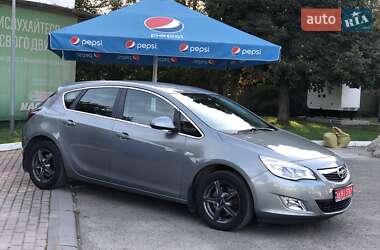 Opel Astra 2011