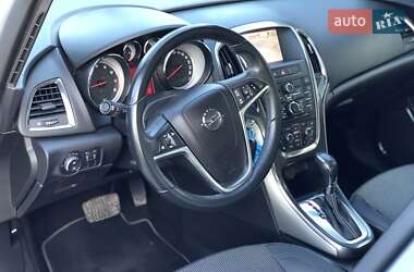 Хэтчбек Opel Astra 2011 в 