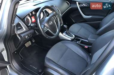 Хэтчбек Opel Astra 2011 в 