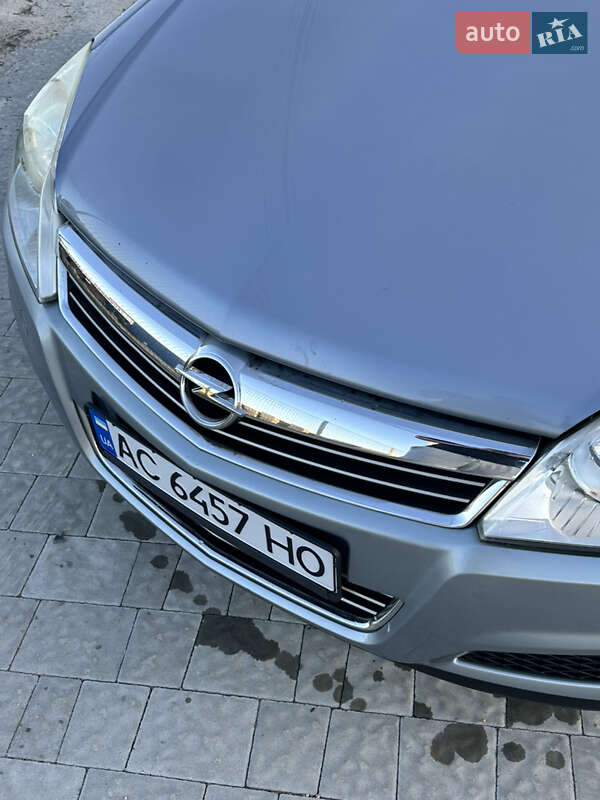 Универсал Opel Astra 2009 в Львове