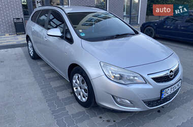 Opel Astra 2012