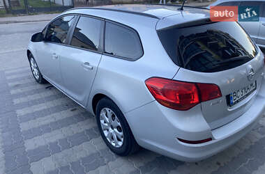 Универсал Opel Astra 2012 в 