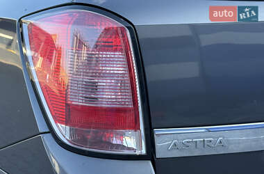 Универсал Opel Astra 2010 в 