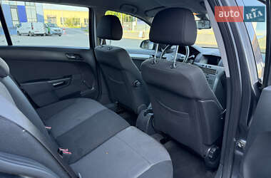 Универсал Opel Astra 2010 в 
