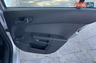 Хэтчбек Opel Astra 2005 в 
