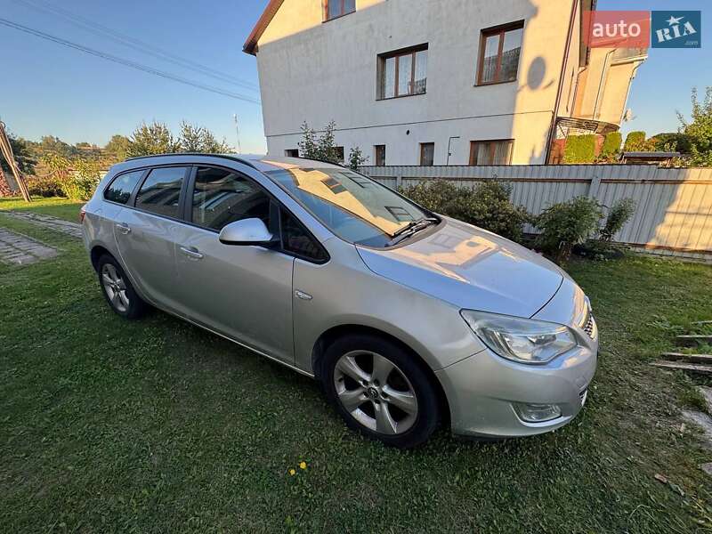 Универсал Opel Astra 2011 в Львове фото 7 Универсал Opel Astra 2011 в Львове