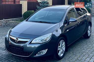 Opel Astra 2011