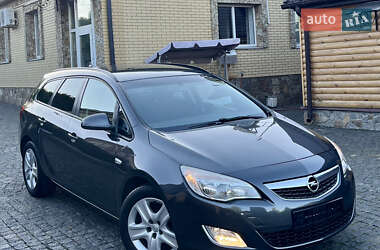 Універсал Opel Astra 2011 в 