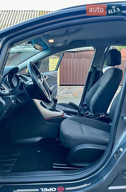 Універсал Opel Astra 2011 в 