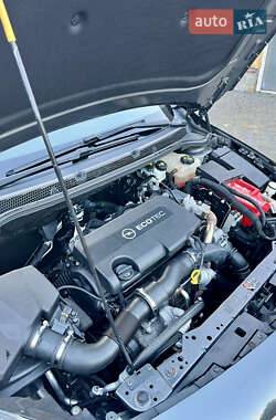 Універсал Opel Astra 2011 в 