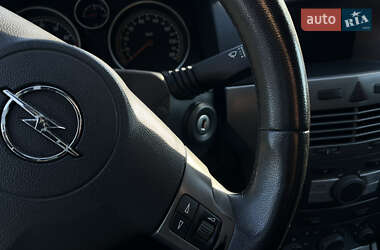 Універсал Opel Astra 2006 в 