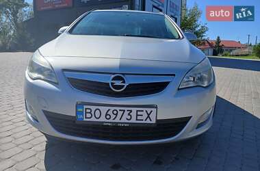Универсал Opel Astra 2010 в Тернополе
