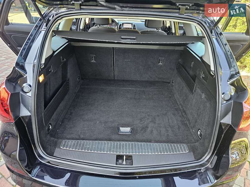 Универсал Opel Astra 2011 в Калуше