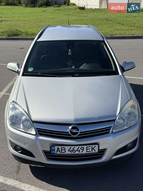Универсал Opel Astra 2009 в Хмельнике