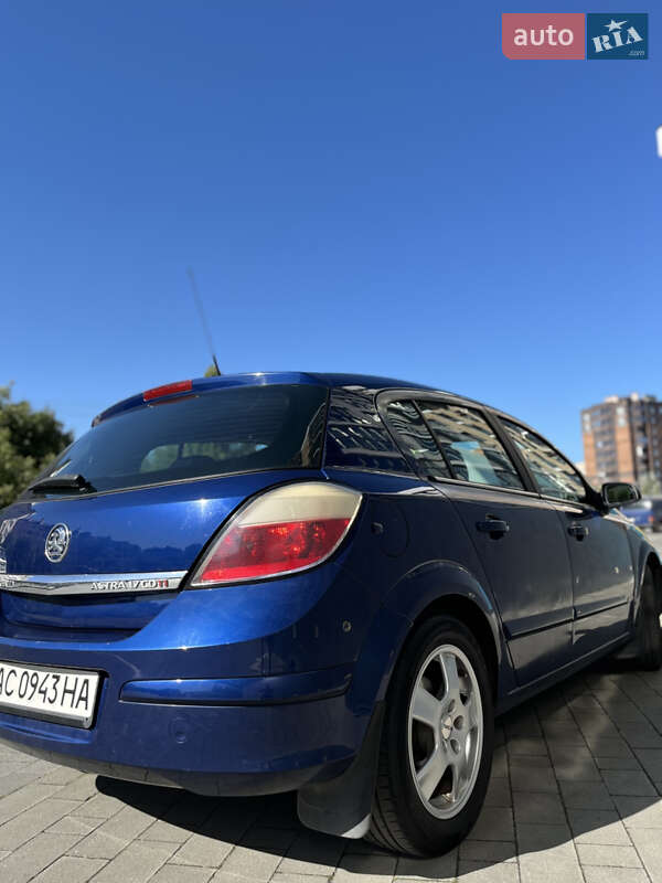 Хетчбек Opel Astra 2004 в Луцьку