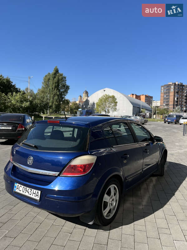 Хетчбек Opel Astra 2004 в Луцьку