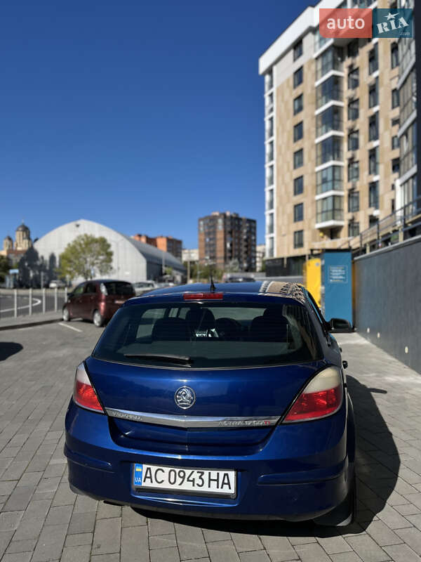 Хетчбек Opel Astra 2004 в Луцьку
