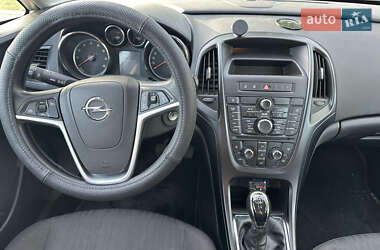 Универсал Opel Astra 2010 в 