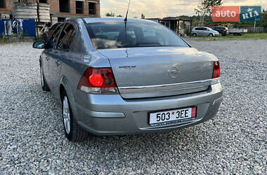 Седан Opel Astra 2011 в 